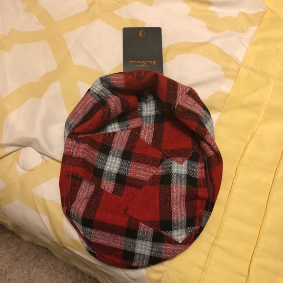 Red hat - Picture 2 of 2